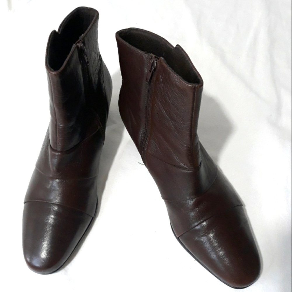 Munro American Leather Brown Ankle Boots Zippered Size 11 M